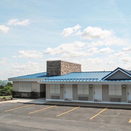 Americas Best Value Inn & Suites St Clairsville Wheeling St. Clairsville Экстерьер фото