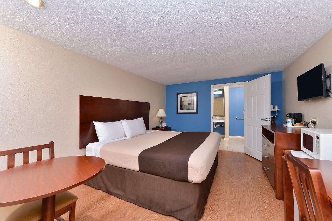 Americas Best Value Inn & Suites St Clairsville Wheeling St. Clairsville Экстерьер фото