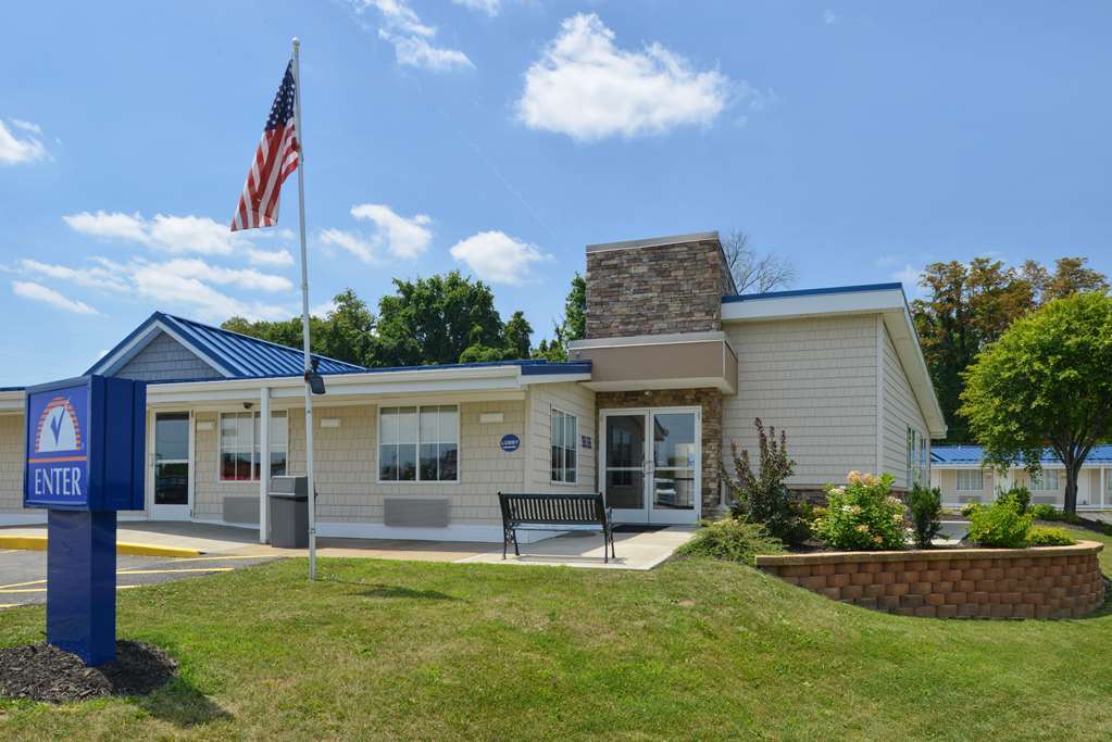 Americas Best Value Inn & Suites St Clairsville Wheeling St. Clairsville Экстерьер фото