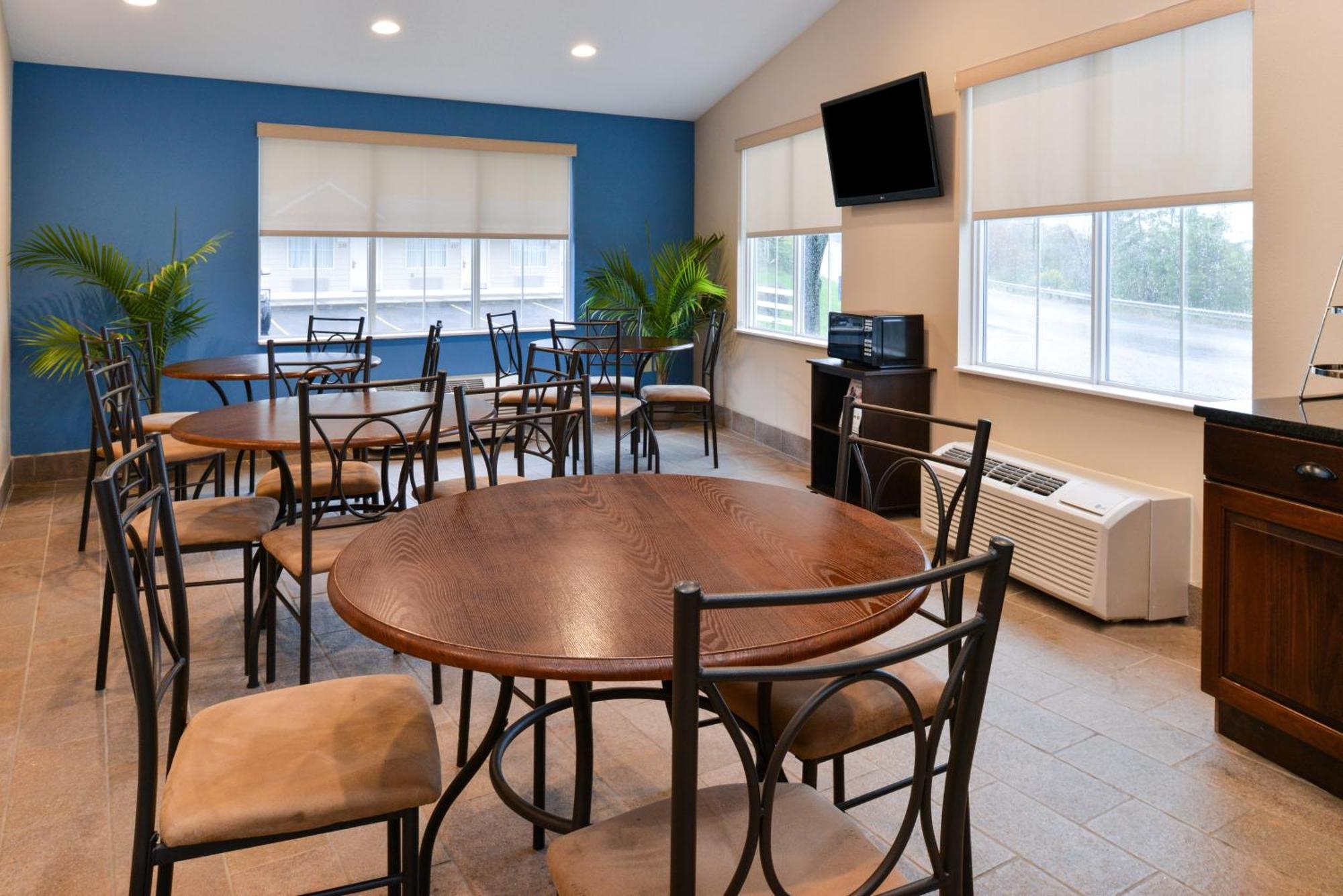 Americas Best Value Inn & Suites St Clairsville Wheeling St. Clairsville Экстерьер фото