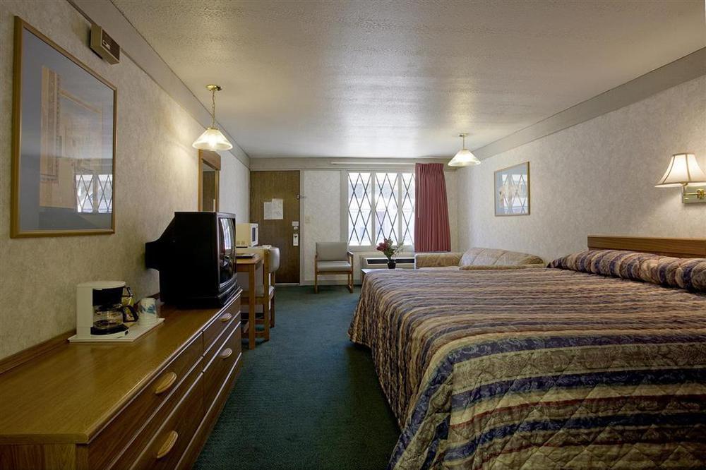 Americas Best Value Inn & Suites St Clairsville Wheeling St. Clairsville Номер фото